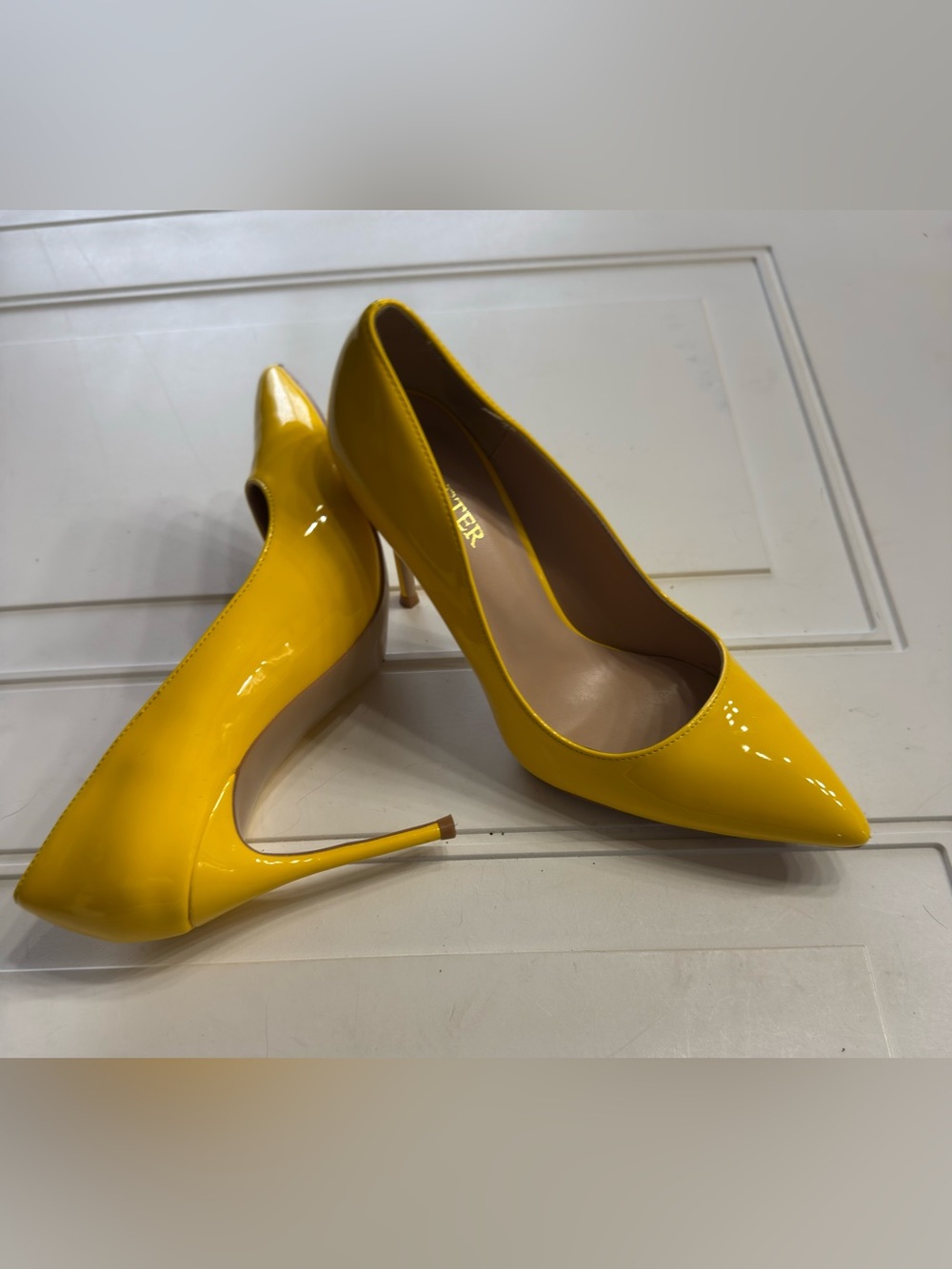 Coleter Women’s Sz 8 Yellow Faux Patent Leather Pumps Heels Shoes